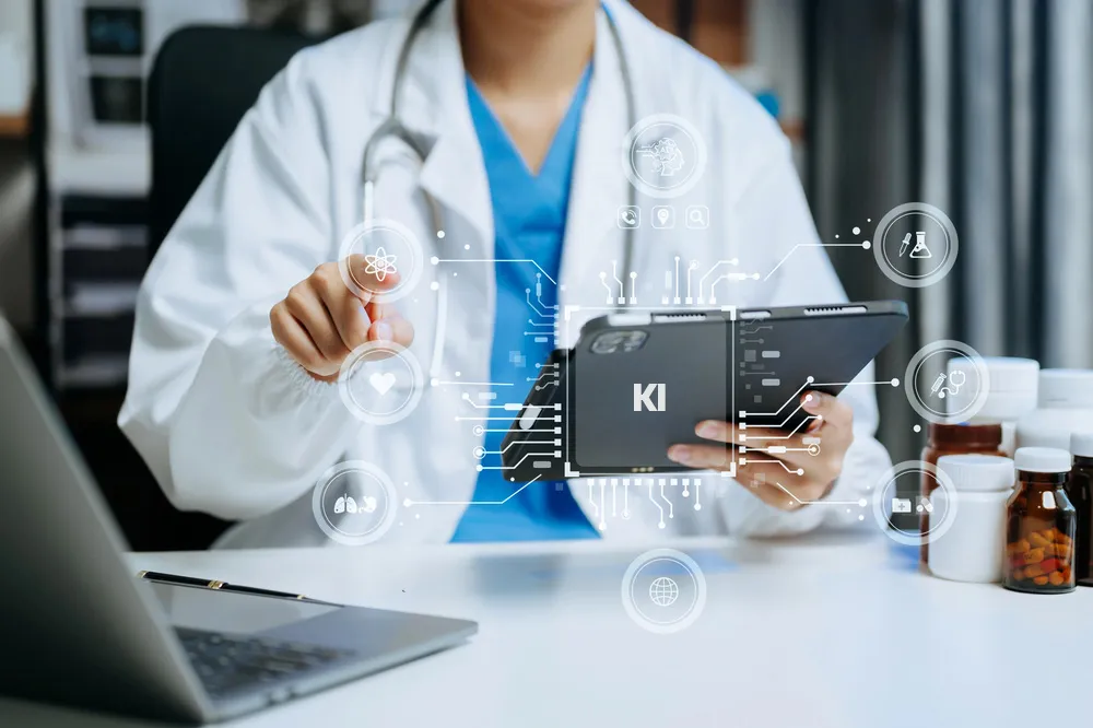 Wie hilft KI bei der medizinischen Diagnose? Grundlagen, Einsatzgebiete, Vorteile & mehr