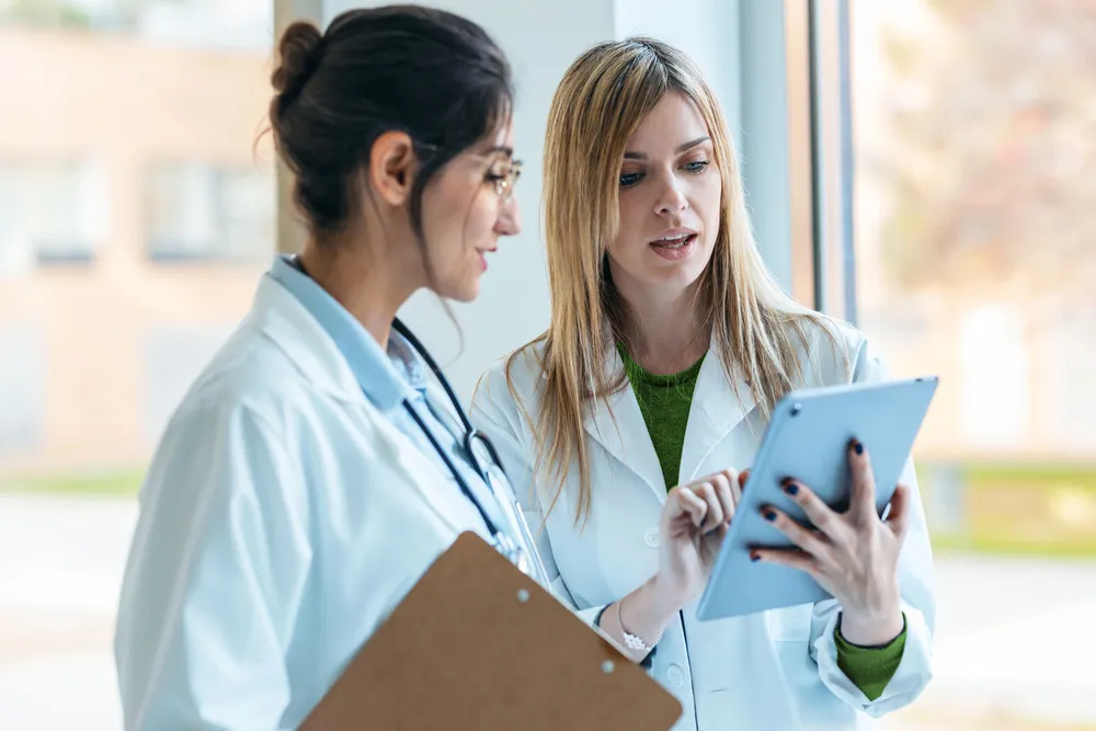 Welche Vorteile bietet die Digitalisierung im Gesundheitswesen? Definition, Beispiele, Beginn & aktueller Entwicklungsstand