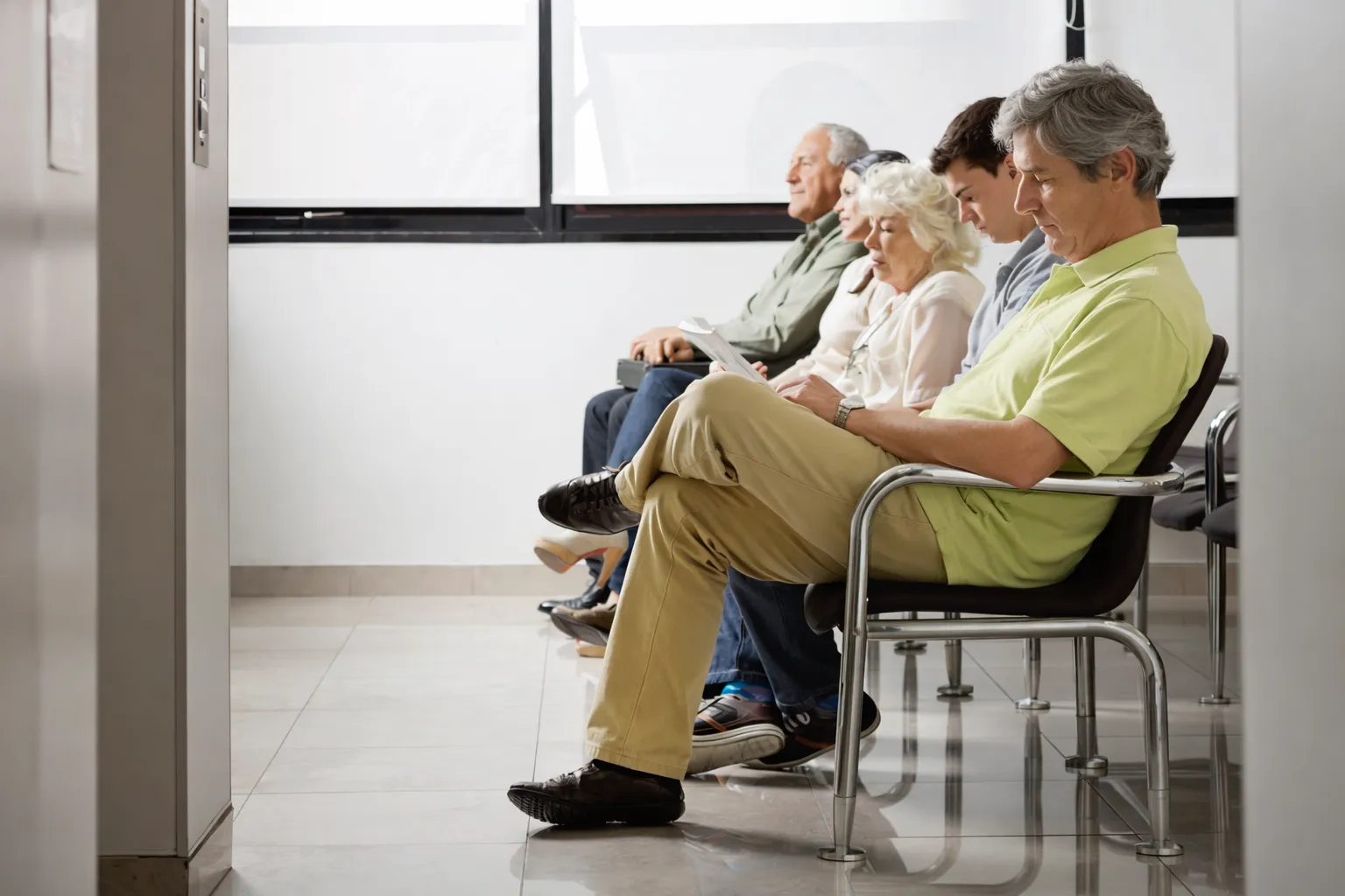 Wie viel Wartezeit beim Arzt ist zumutbar? Patientenrechte, Praxisorganisation und Empfehlungen