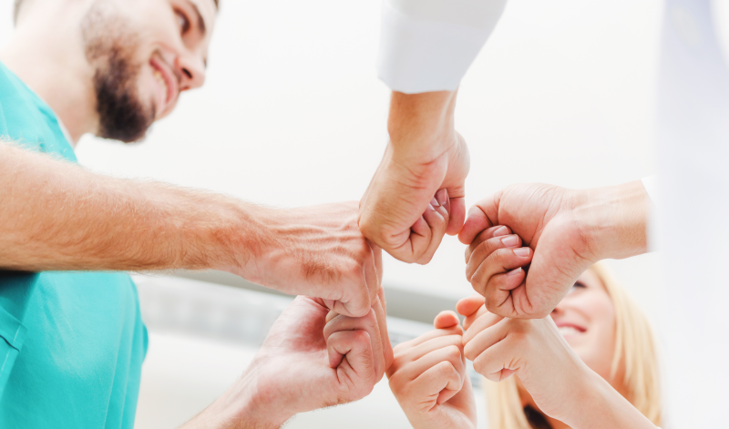 Bild zu Interoperabilität: Wenn du nicht mehr weiterweißt, bilde einen Arbeitskreis